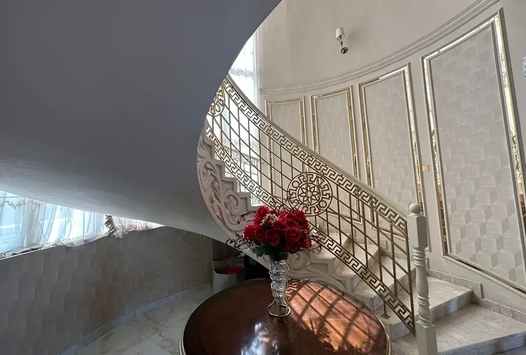 Villa pic-4